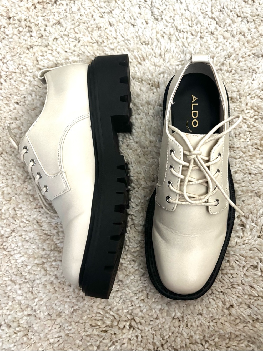 ALDO Ivory Leather Lace-Up Oxfords with Black chunky sole